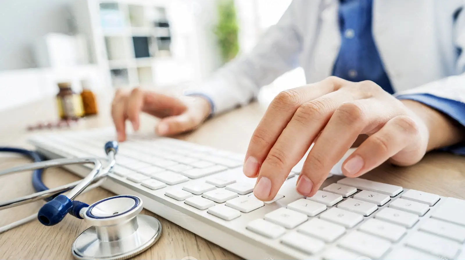 doctor-tecleando